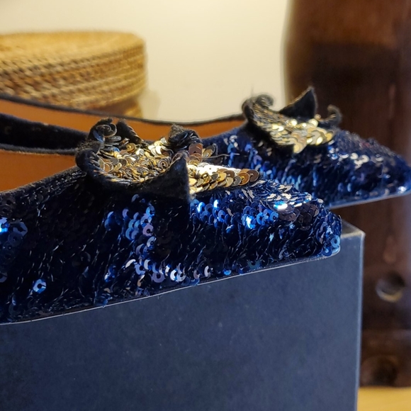 Shoes - Picture 2 of 6